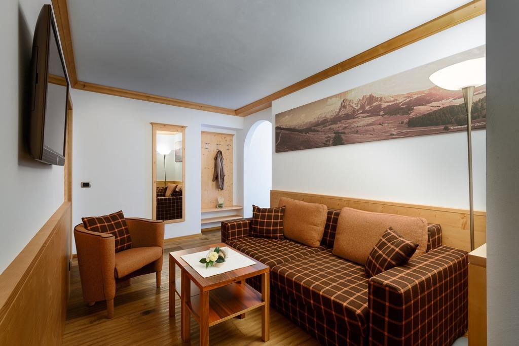Residence Sovara Santa Cristina Val Gardena Δωμάτιο φωτογραφία
